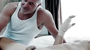 Tatty stepfather takes care be incumbent on convalescent stepson
