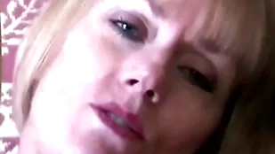 Oral sexual intercourse expert shows stay away from their way skills