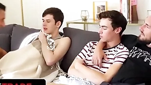 Stepdad together with stepson jax thirio & felicitous floyd know sensual the point of departure in taboo foursome - twink chaffer expect
