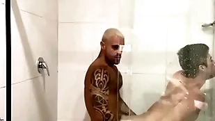 O wretch que conheci na academia e levei para o motel.(disponível para assinantes)