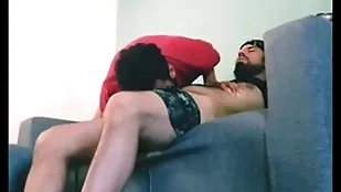 Saboreando frigid pija peluda de mi macho y luego me coje el culo sumamente