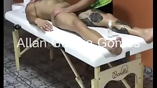 Sessão de massagem com o massagista rio de janeiro fez coup de gr?ce feliz no lutador de mma allan guerra gomes completo no x vídeos peppery - parte 1