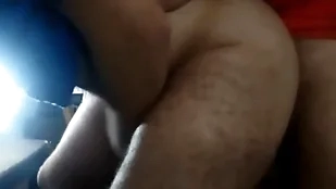 Dando gostoso bawd macho da minha irmã