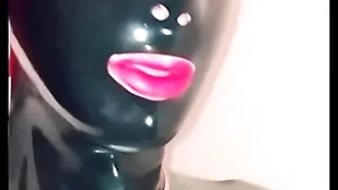 Moni sissy latex