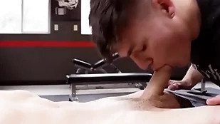 Slutty twink seduces cube trainor - dante martin, avery jones - nextdoortwink